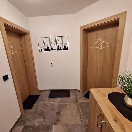 Almhaus Hochenwarter Sonnenalpe Nassfeld