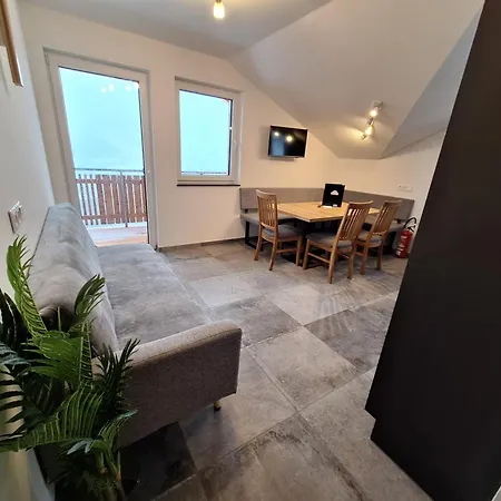 Apartment Almhaus Hochenwarter *