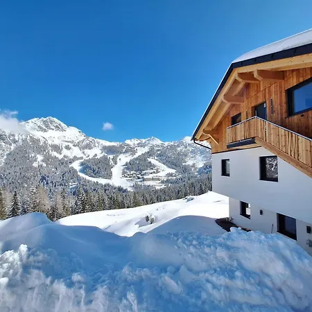 Almhaus Hochenwarter Sonnenalpe Nassfeld