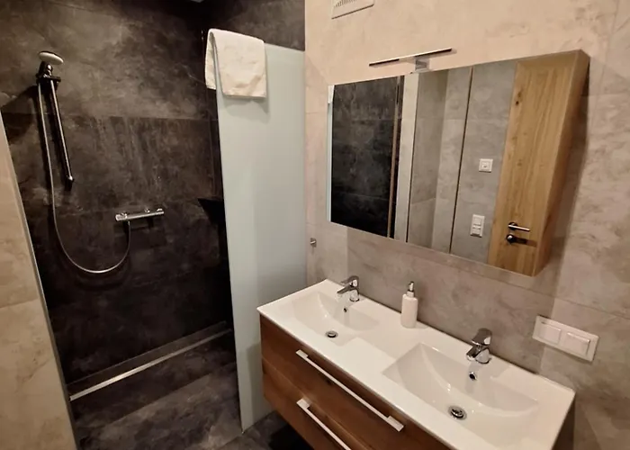 Almhaus Hochenwarter Sonnenalpe Nassfeld